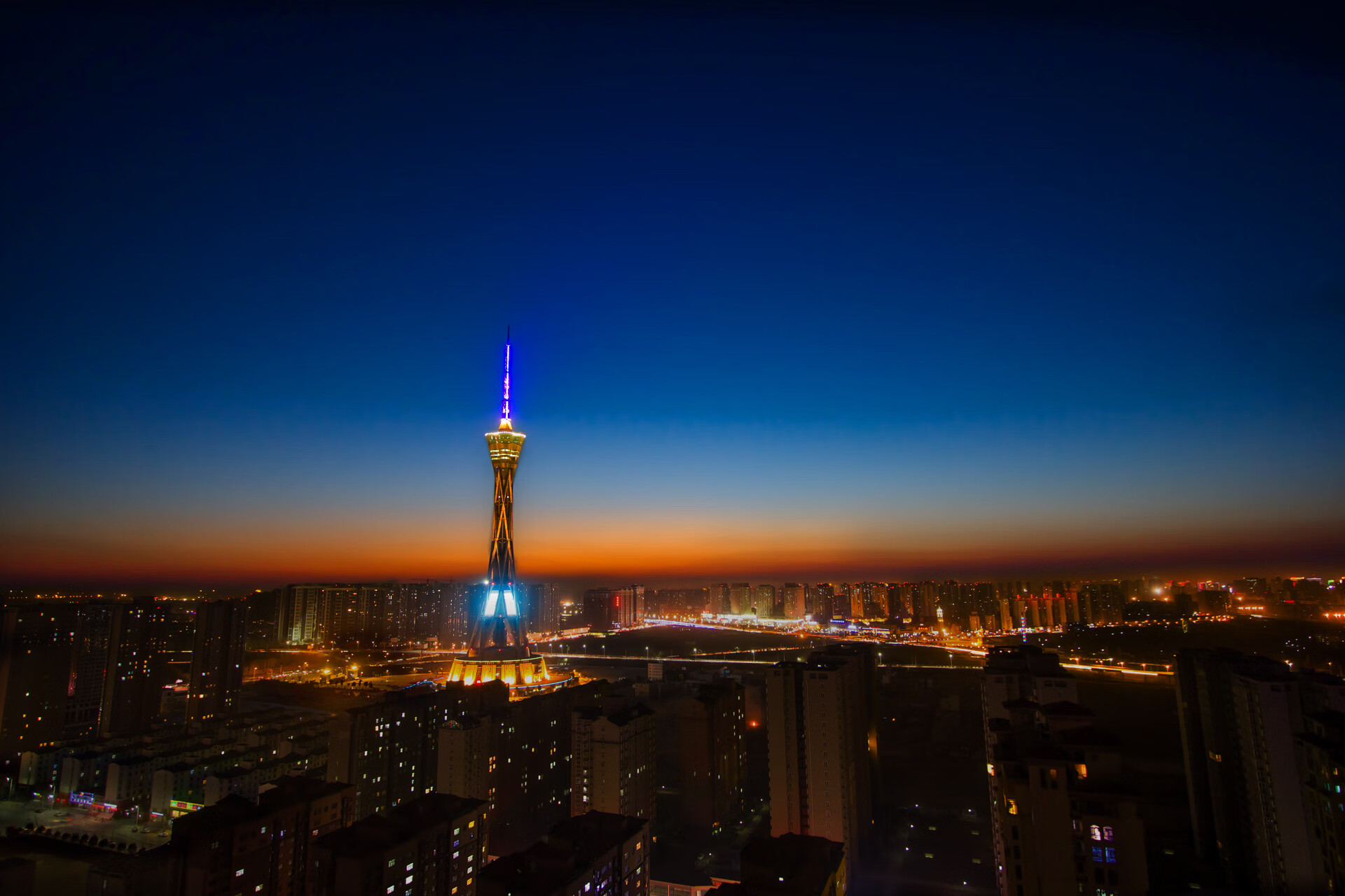 球迷热情低迷的根本原因是什么,为什么有些球迷对他的球队如此着迷